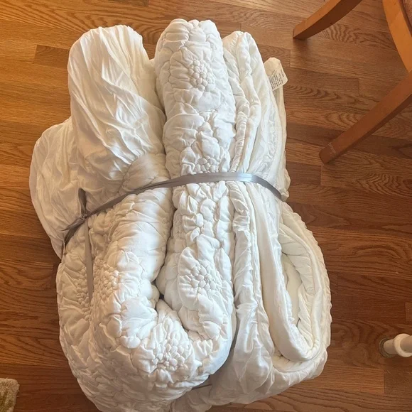 Anthropologie Dahlia Cotton Jersey Floral Quilt Size King NWT - Picture 12 of 13